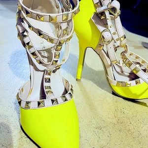 Beautiful NEW YEAR’S EVE PARTY heels! #yellow